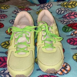 Woman’s Nikes size 9